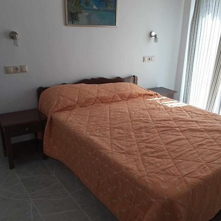 Gerekos Studios And Apartments Agios Georgios  Eksteriør billede
